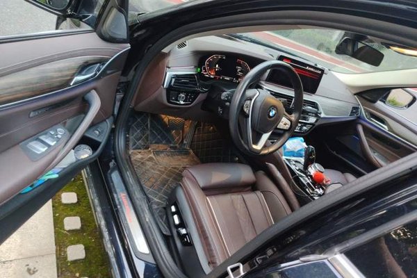BMW 5 Series 2021, 58000 км, за 32618 USD - фото 16