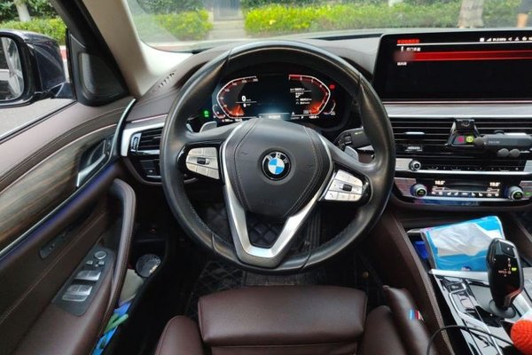 BMW 5 Series 2021, 58000 км, за 32618 USD - фото 10