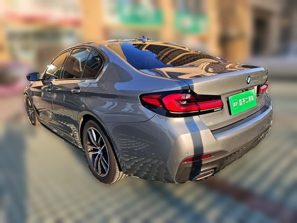 BMW 5 Series 2021, 60200 км, за 30245 USD