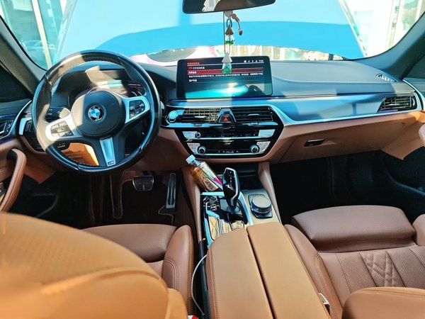 BMW 5 Series 2021, 60200 км, за 30245 USD - фото 18