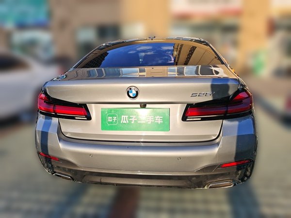 BMW 5 Series 2021, 60200 км, за 30245 USD