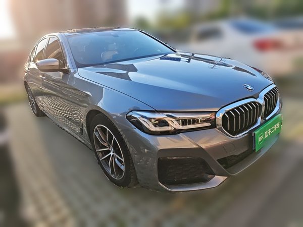 BMW 5 Series 2021, 60200 км, за 30245 USD