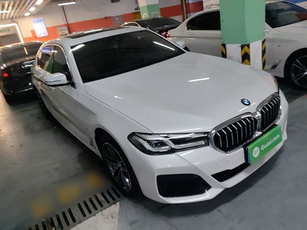 BMW 5 Series 2021, 71200 км, за 29062 USD