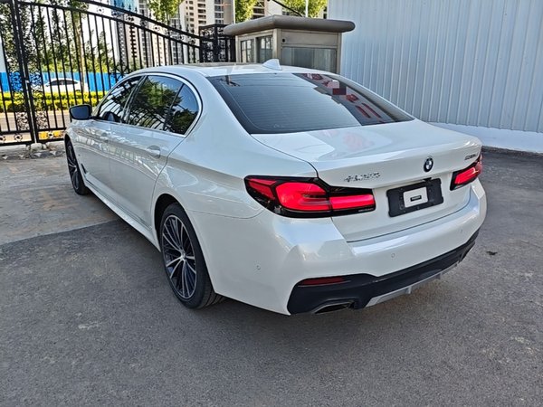 BMW 5 Series 2021, 74700 км, за 33892 USD