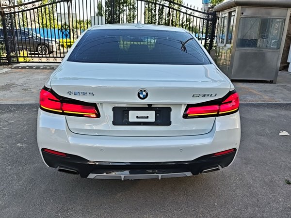 BMW 5 Series 2021, 74700 км, за 33892 USD