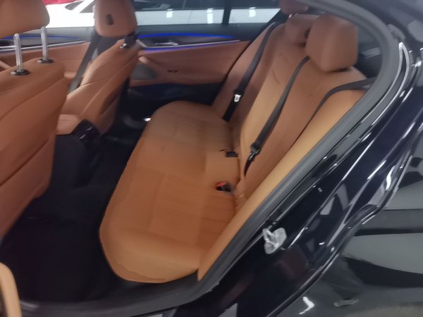 BMW 5 Series 2022, 35200 км, за 37990 USD - фото 20