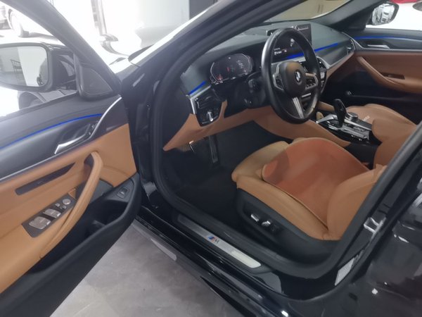 BMW 5 Series 2022, 35200 км, за 37990 USD - фото 19