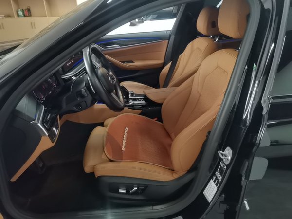 BMW 5 Series 2022, 35200 км, за 37990 USD - фото 18