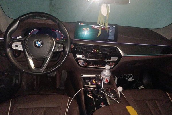 BMW 5 Series 2022, 55100 км, за 37129 USD - фото 18