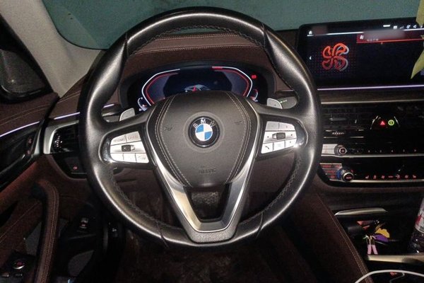 BMW 5 Series 2022, 55100 км, за 37129 USD - фото 9