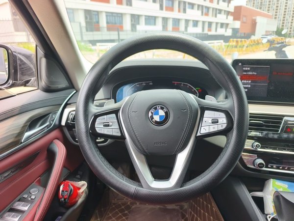 BMW 5 Series 2022, 67900 км, за 34991 USD - фото 14