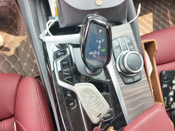 BMW 5 Series 2022, 67900 км, за 34991 USD - фото 11