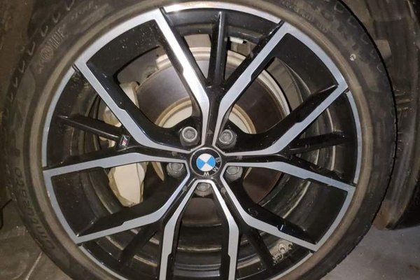 BMW 5 Series 2022, 70200 км, за 34427 USD - фото 28