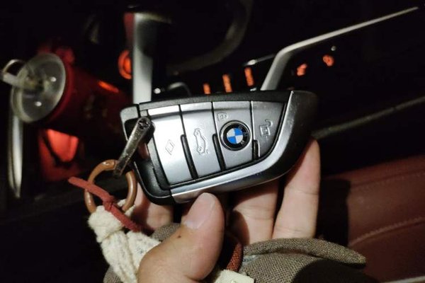 BMW 5 Series 2022, 70200 км, за 34427 USD - фото 11