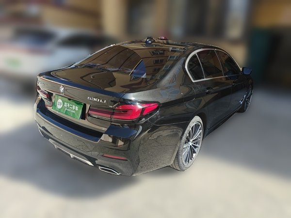 BMW 5 Series 2022, 73400 км, за 36979 USD