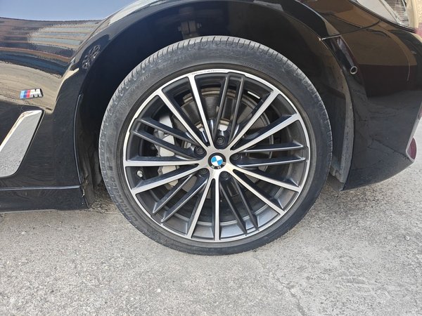 BMW 5 Series 2022, 73400 км, за 36979 USD