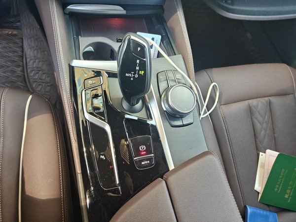 BMW 5 Series 2022, 73400 км, за 36979 USD - фото 11
