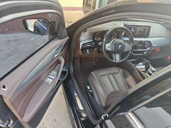 BMW 5 Series 2022, 73400 км, за 36979 USD - фото 13