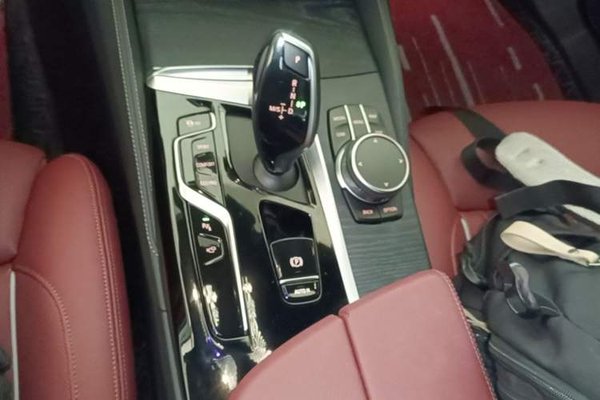 BMW 5 Series 2022, 74300 км, за 38187 USD - фото 6