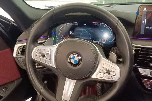 BMW 5 Series 2022, 74300 км, за 38187 USD