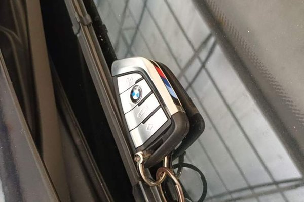 BMW 5 Series 2022, 74300 км, за 38187 USD - фото 23