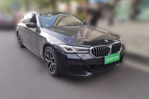 BMW 5 Series 2022, 80800 км, за 30901 USD