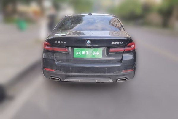 BMW 5 Series 2022, 80800 км, за 30901 USD