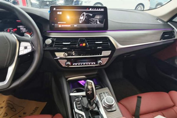 BMW 5 Series 2022, 85600 км, за 37874 USD - фото 15