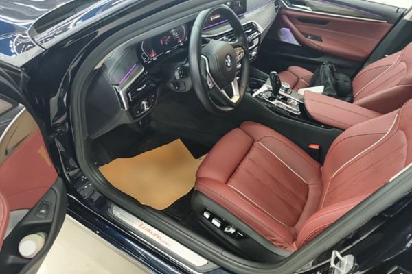 BMW 5 Series 2022, 85600 км, за 37874 USD - фото 18