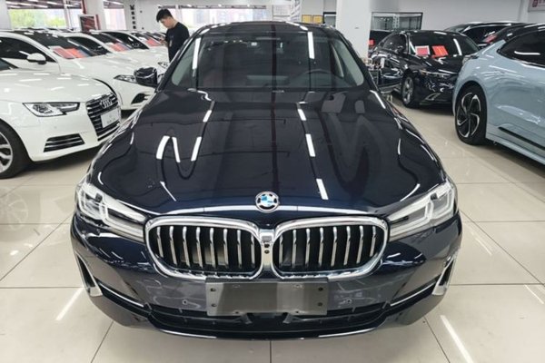 BMW 5 Series 2022, 85600 км, за 37874 USD