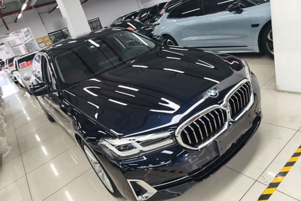 BMW 5 Series 2022, 85600 км, за 37874 USD