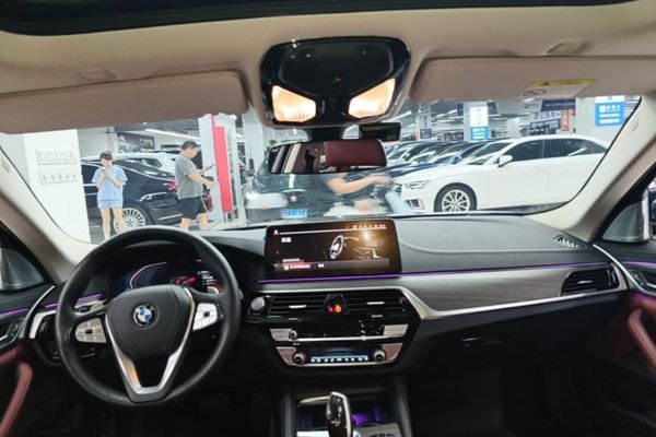 BMW 5 Series 2022, 85600 км, за 37874 USD - фото 21