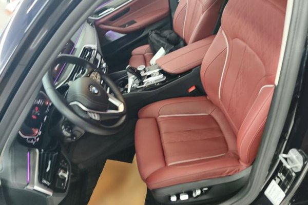 BMW 5 Series 2022, 85600 км, за 37874 USD - фото 17