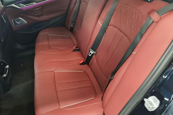 BMW 5 Series 2022, 85600 км, за 37874 USD - фото 20