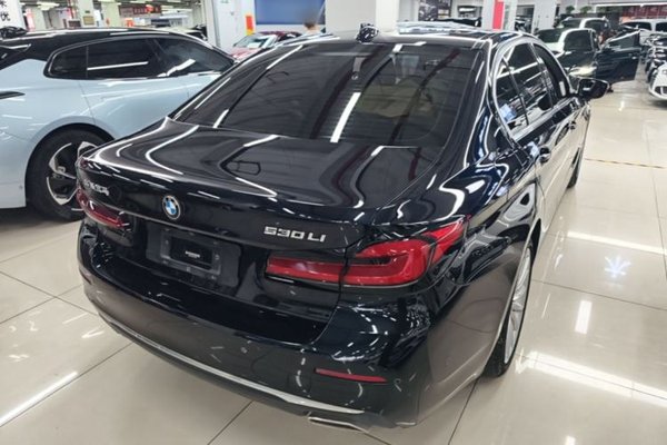 BMW 5 Series 2022, 85600 км, за 37874 USD - фото 6