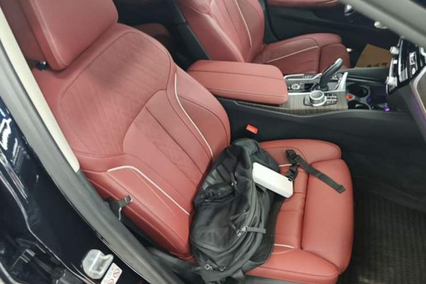 BMW 5 Series 2022, 85600 км, за 37874 USD - фото 19