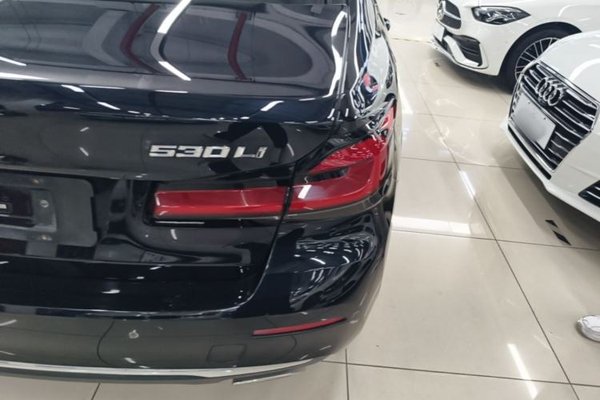 BMW 5 Series 2022, 85600 км, за 37874 USD - фото 9