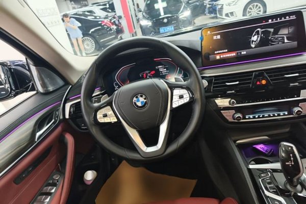 BMW 5 Series 2022, 85600 км, за 37874 USD - фото 13