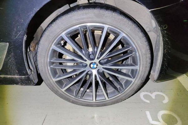 BMW 5 Series 2022, 88900 км, за 31682 USD - фото 8