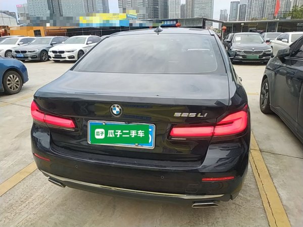 BMW 5 Series 2022, 91800 км, за 29166 USD
