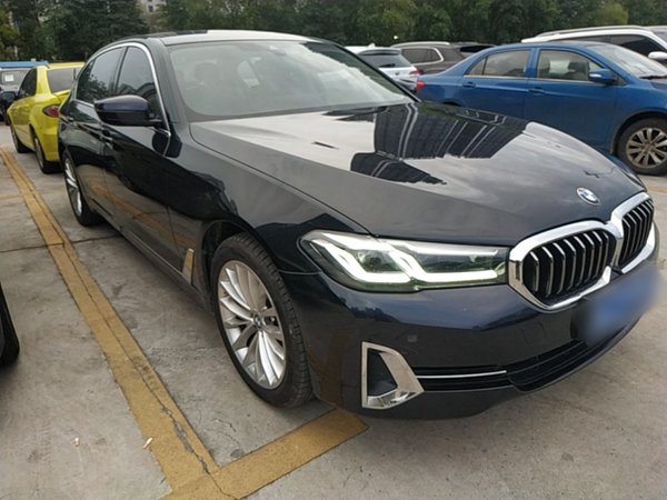 BMW 5 Series 2022, 91800 км, за 29166 USD
