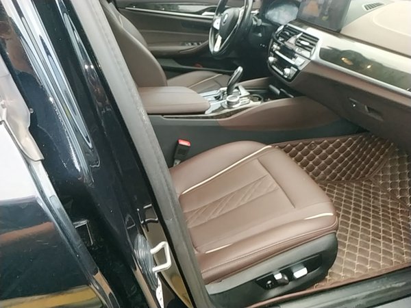 BMW 5 Series 2022, 91800 км, за 29166 USD - фото 23