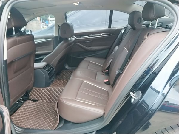 BMW 5 Series 2022, 91800 км, за 29166 USD - фото 20