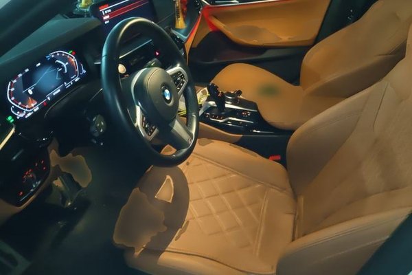BMW 5 Series 2022, 22200 км, за 34907 USD - фото 15