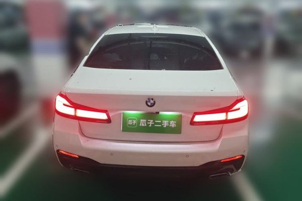 BMW 5 Series 2022, 22200 км, за 34907 USD