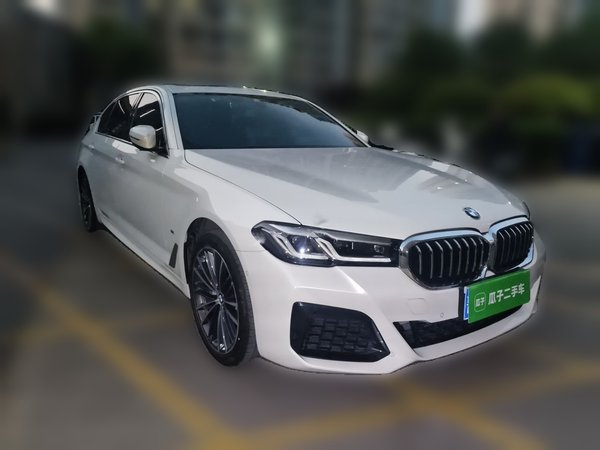 BMW 5 Series 2022, 36400 км, за 39185 USD
