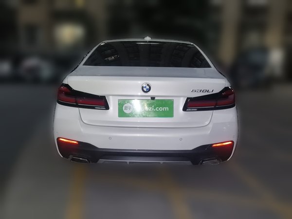 BMW 5 Series 2022, 36400 км, за 39185 USD