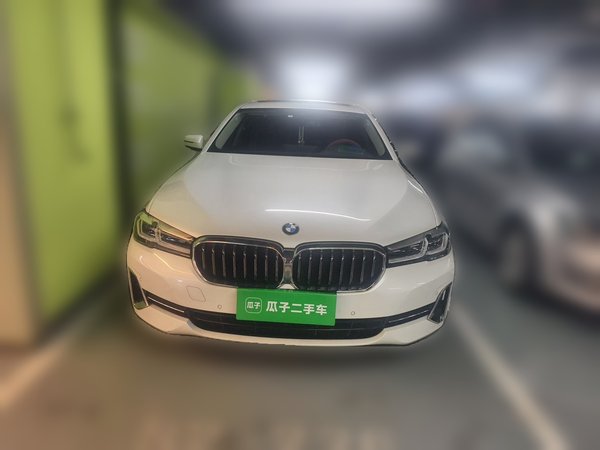 BMW 5 Series 2022, 48200 км, за 30948 USD
