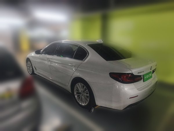 BMW 5 Series 2022, 48200 км, за 30948 USD