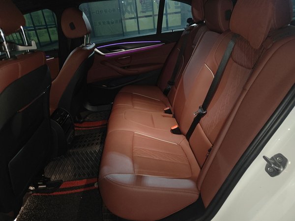 BMW 5 Series 2022, 49700 км, за 37255 USD - фото 9